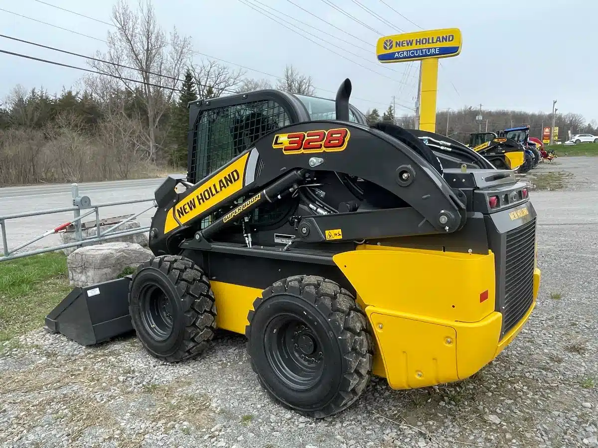 Gallery image 2 for 2026 New Holland Construction L328 Skid Steer
