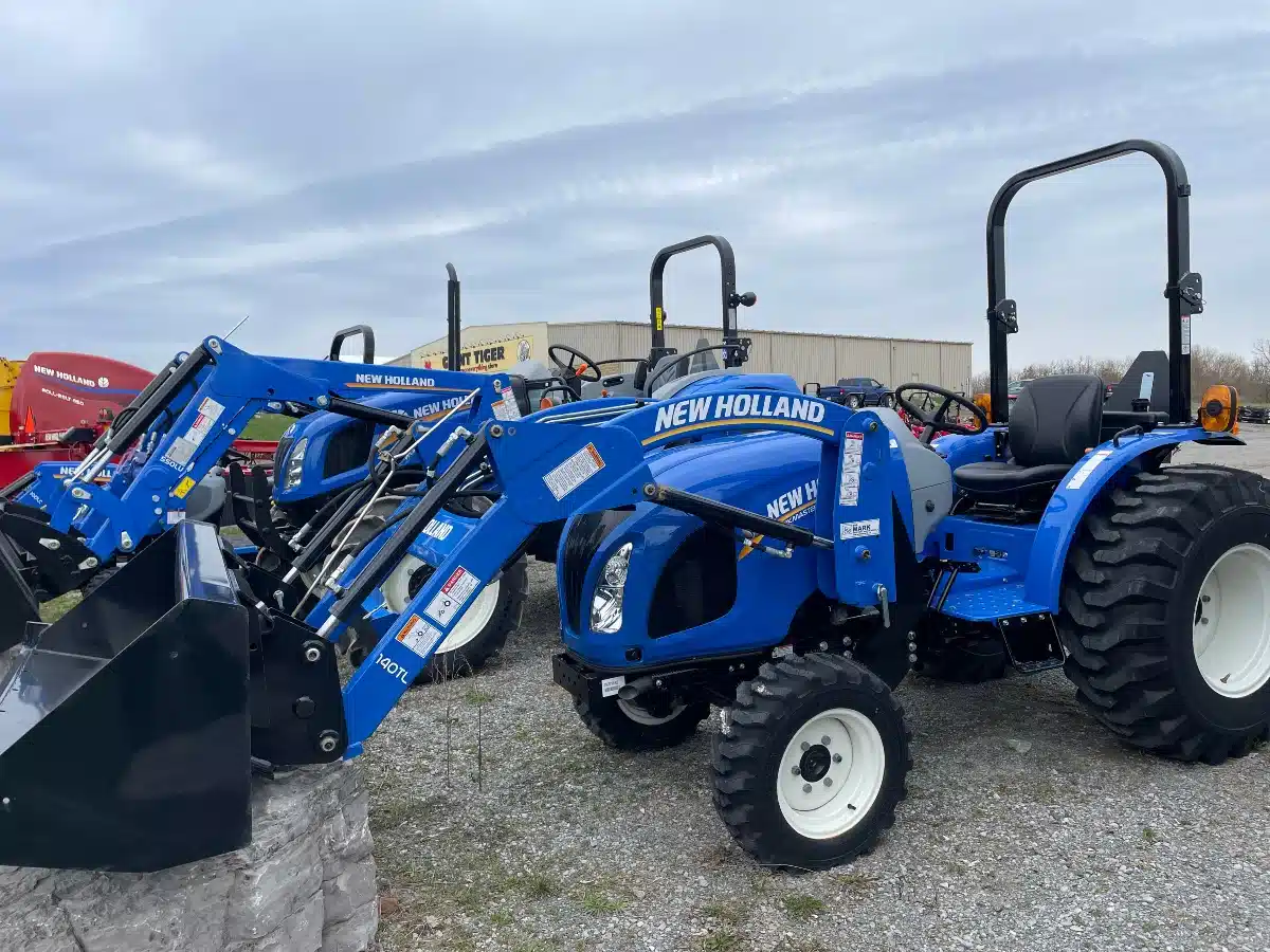Gallery image 1 for 2025 New Holland WORKMASTER 35 Tractor