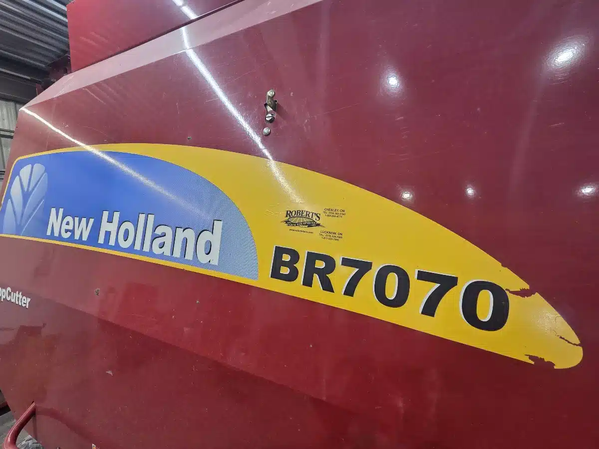 Photo de la Galerie 1 pour 2012 New Holland BR7070 Presse à Balle Ronde
