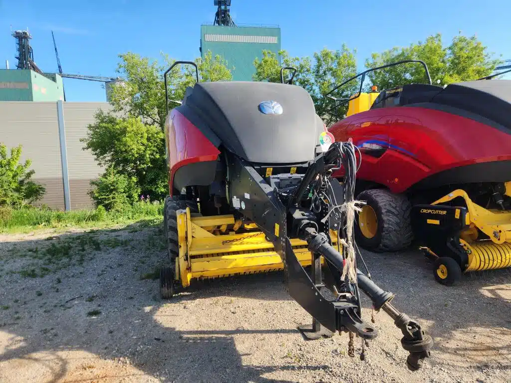 Photo de la Galerie 2 pour 2019 New Holland BIG BALER 330R PLUS Presse à Balle Carrée/Large
