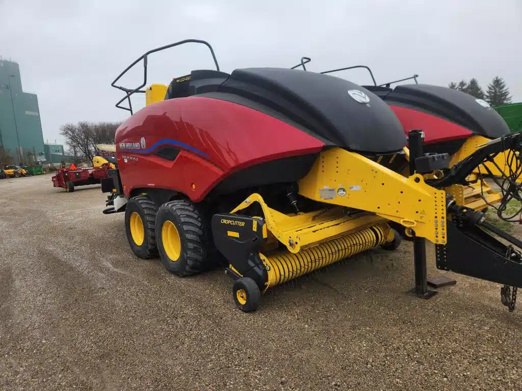 Gallery image 1 for 2022 New Holland BIG BALER 340 Square Baler - Large
