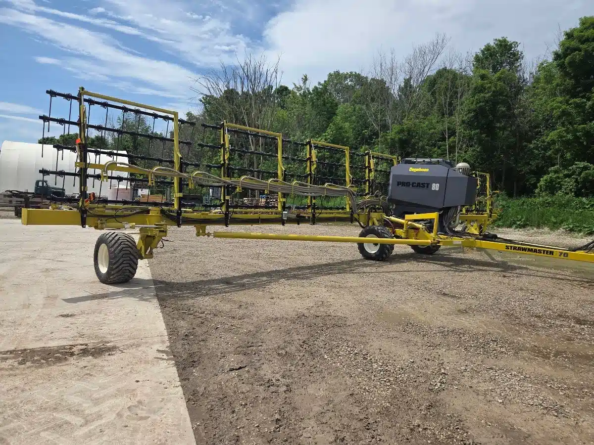 Gallery image 1 for 2023 Degelman STRAWMASTER 70 Harrow