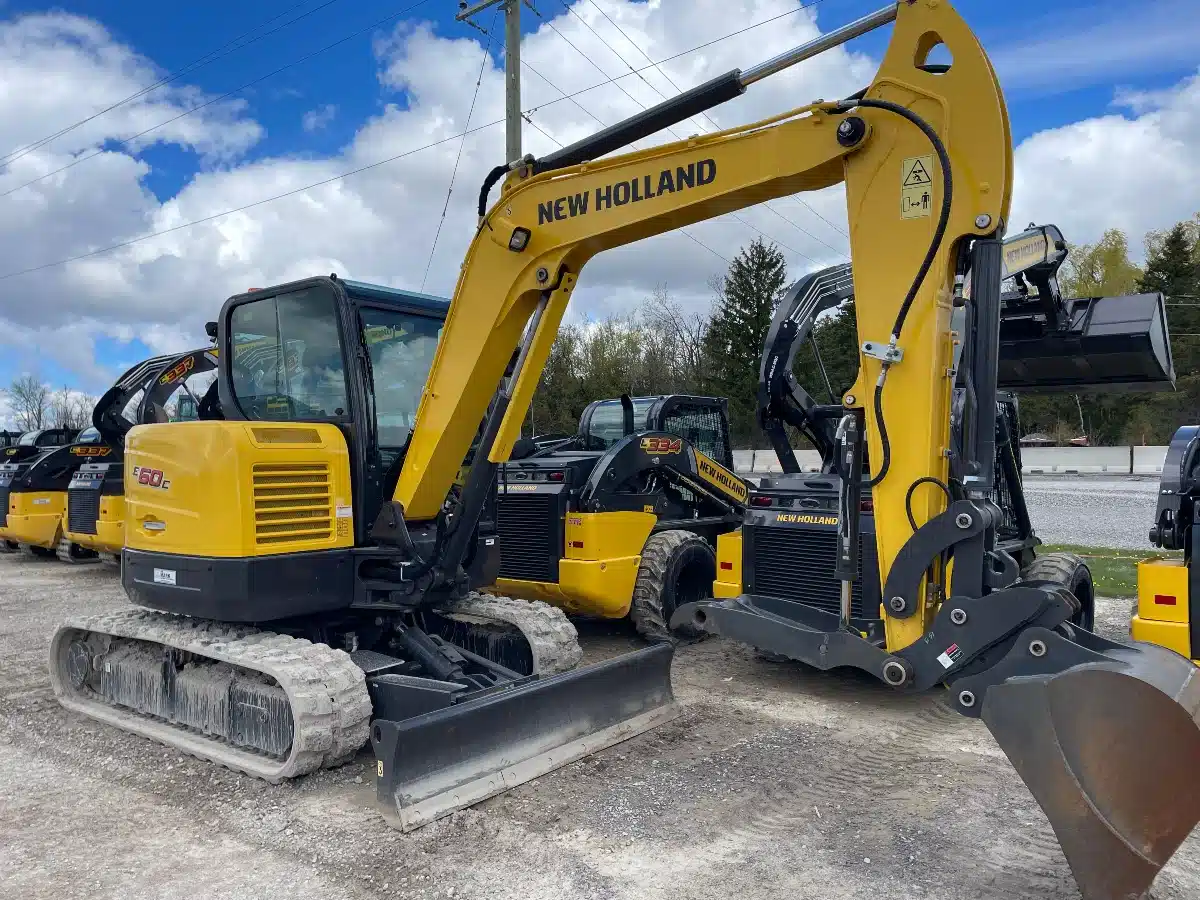 Photo de la Galerie 1 pour 2024 New Holland E60C Excavatrice
