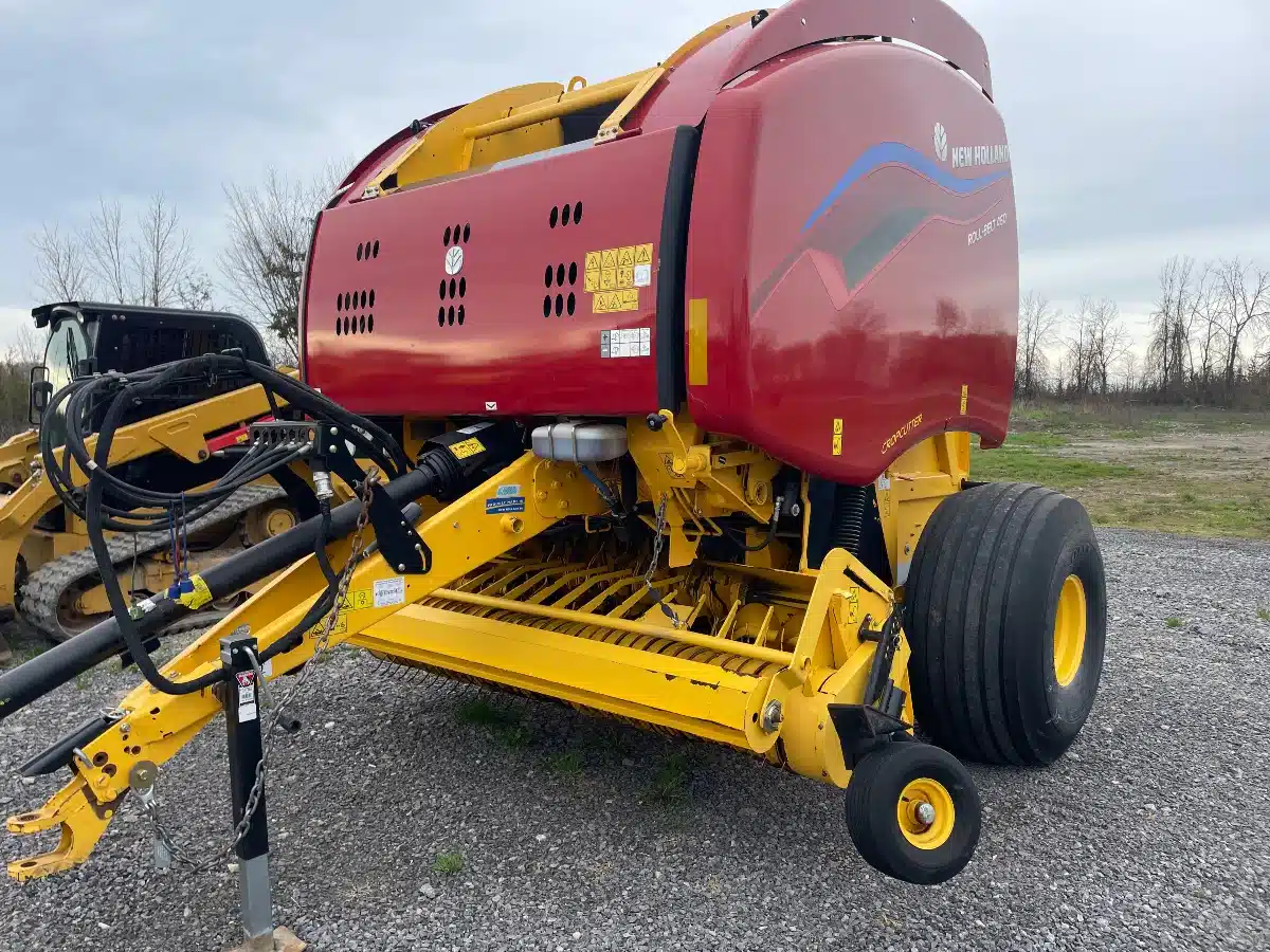 Gallery image 1 for 2022 New Holland ROLL-BELT 460 Round Baler