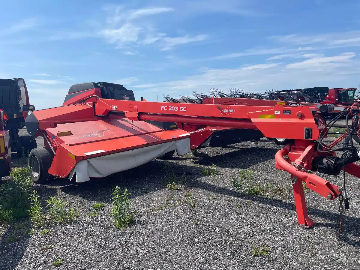 Gallery image 1 for 2012 Kuhn FC303GC Mower Conditioner