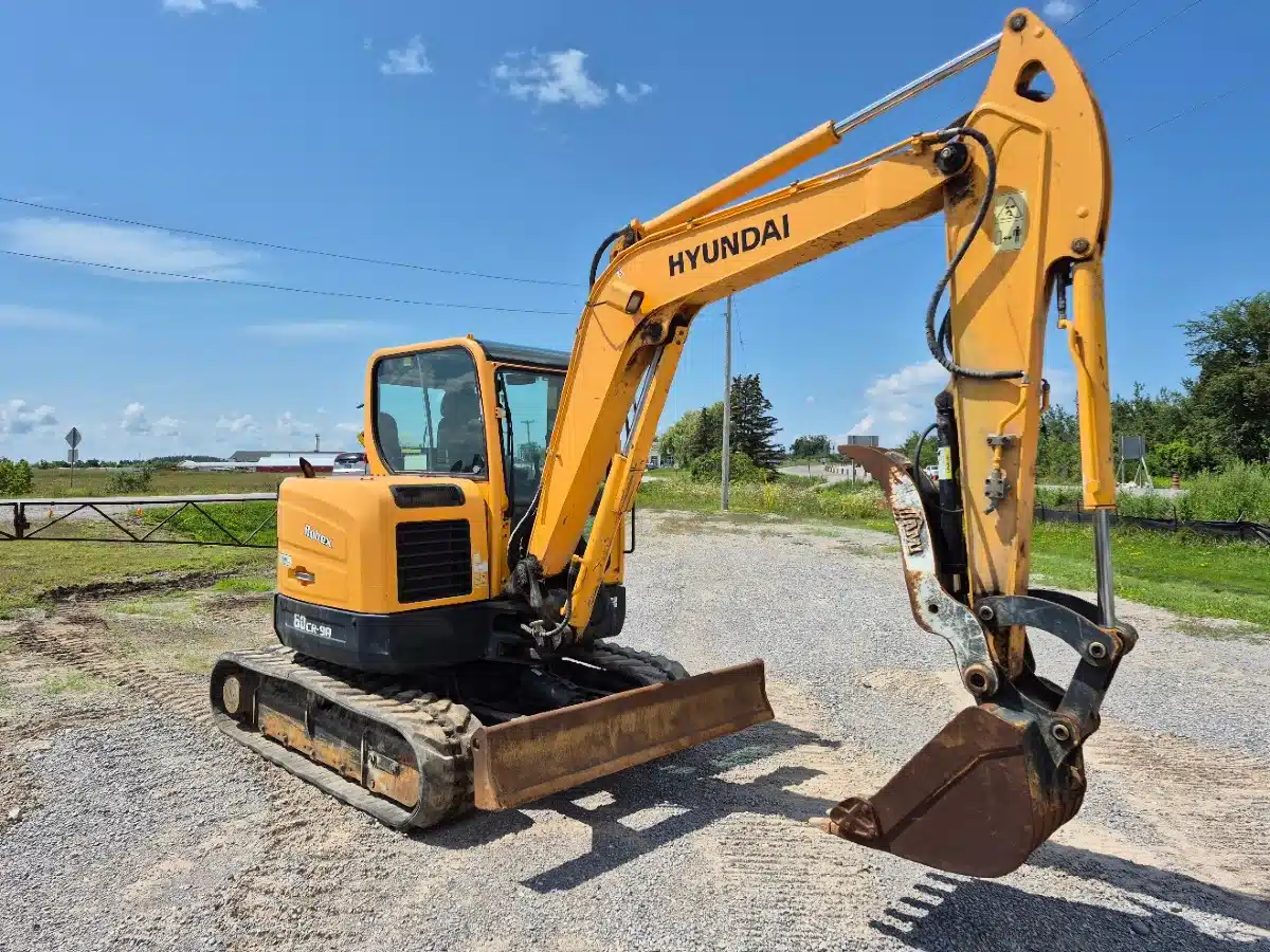 Gallery image 1 for 2016 Hyundai Ind ROBEX 60CR-9A Excavator