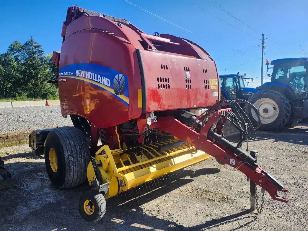 Gallery image 1 for 2019 New Holland ROLL-BELT 460 Round Baler