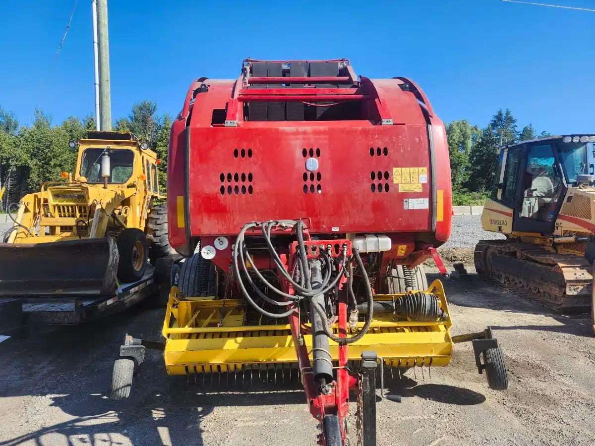 Gallery image 2 for 2019 New Holland ROLL-BELT 460 Round Baler