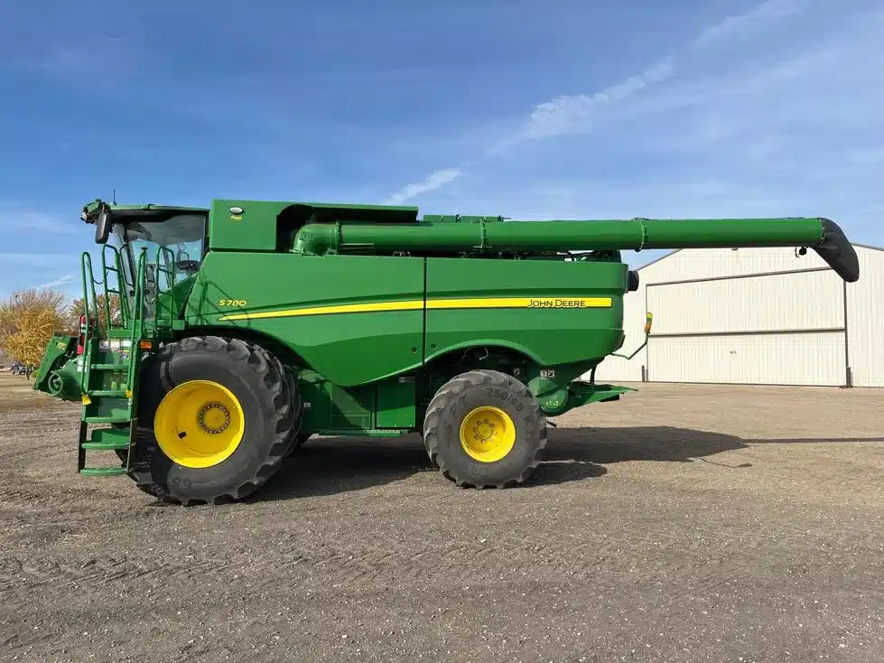 Gallery image 2 for Used 2023 John Deere S780 Combine