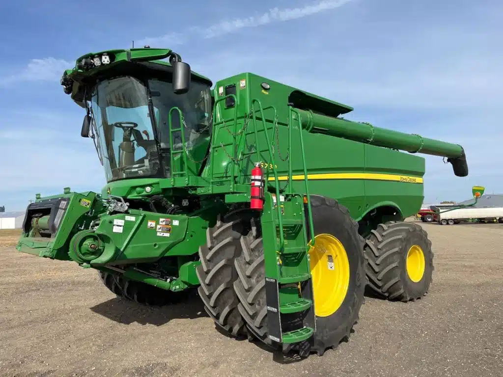 Gallery image 1 for Used 2023 John Deere S780 Combine