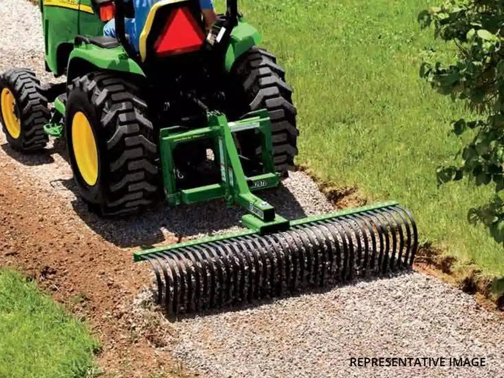 Gallery image 2 for New 2022 Frontier LR2060L Tractor