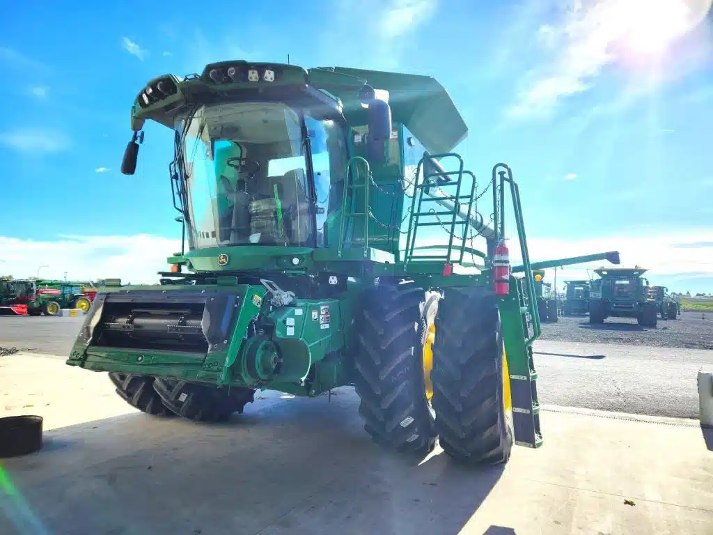 Gallery image 1 for Used 2023 John Deere S780 Combine