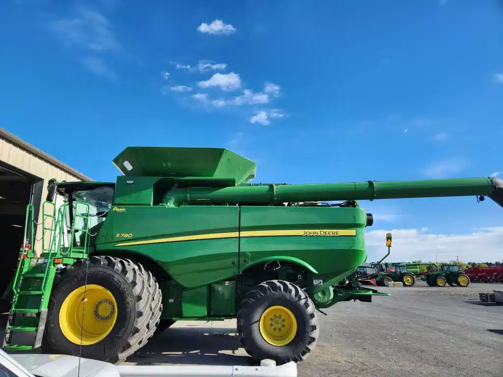 Gallery image 2 for Used 2023 John Deere S780 Combine