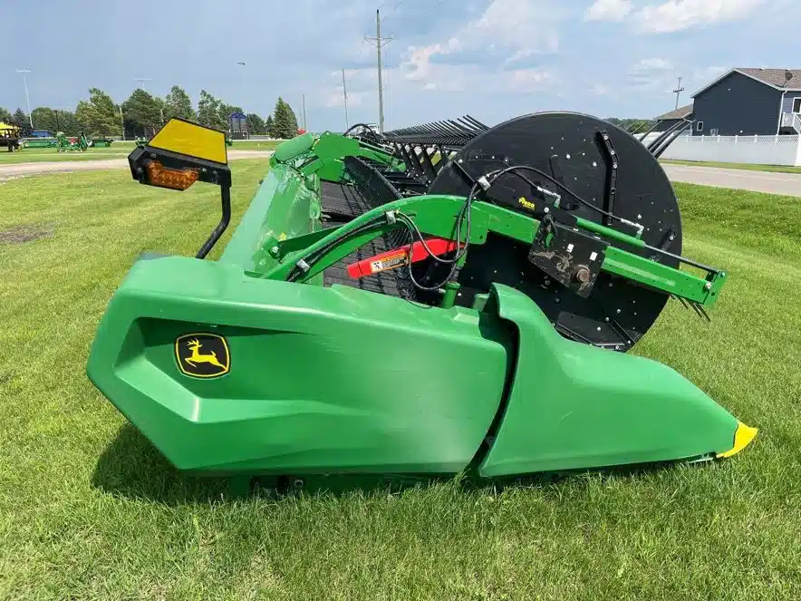 Gallery image 2 for Used 2023 John Deere RD45F Header Combine