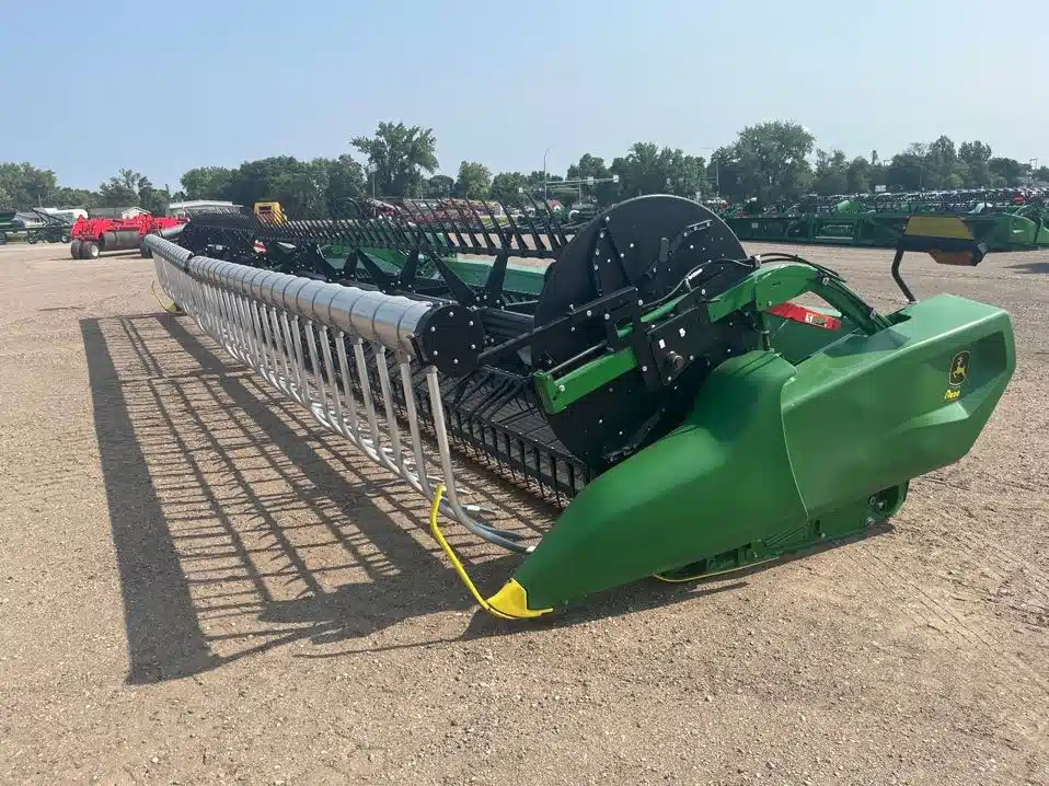 Gallery image 2 for Used 2023 John Deere RD40F Header - Flex