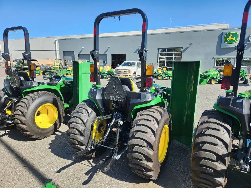 Gallery image 2 for New 2023 John Deere 3032E Tractor