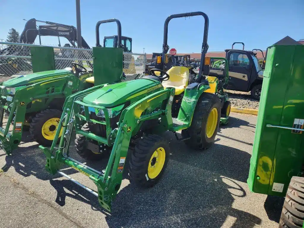 Gallery image 1 for New 2023 John Deere 3032E Tractor