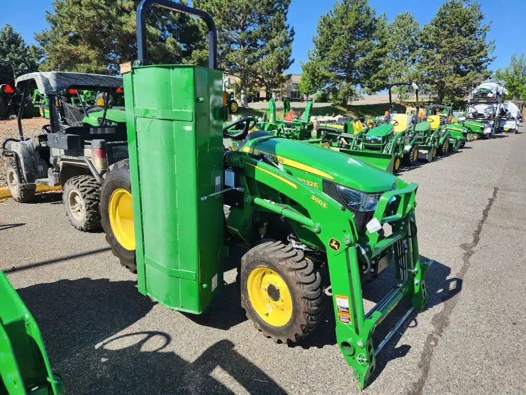 Gallery image 2 for New 2023 John Deere 3032E Tractor