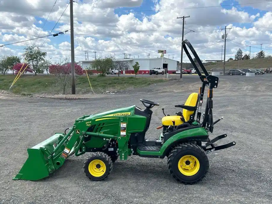 Gallery image 2 for New 2023 John Deere 1025R Tractor