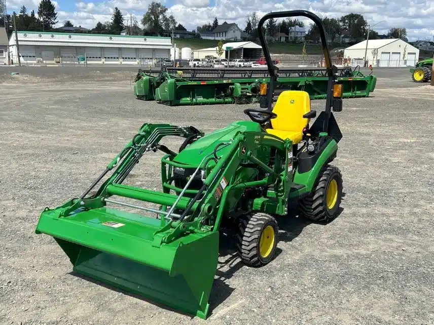 Gallery image 1 for New 2023 John Deere 1025R Tractor