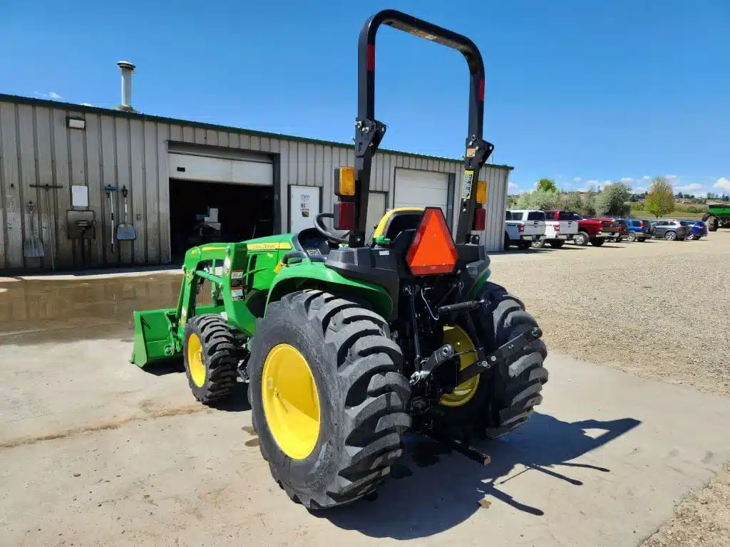 Gallery image 2 for New 2023 John Deere 3032E Tractor