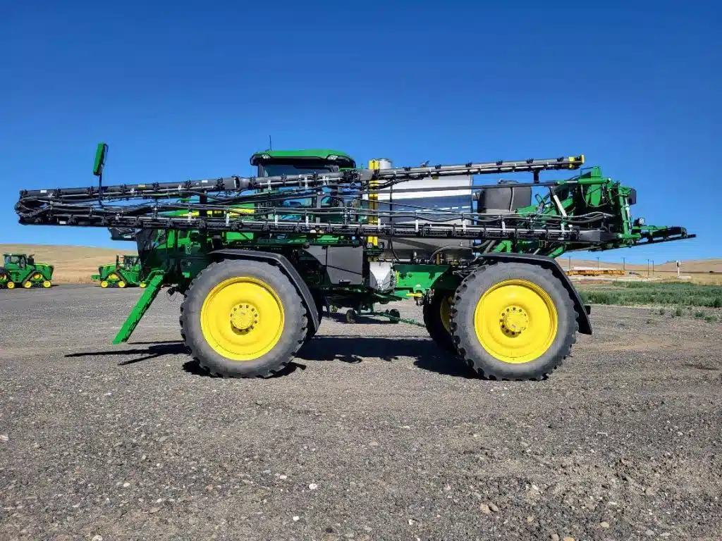Gallery image 2 for Used 2023 John Deere 616R Sprayer - Self Propelled