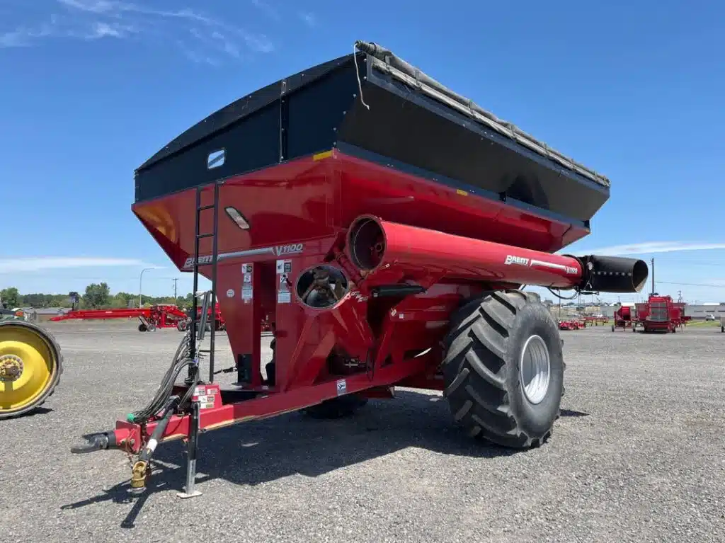 Gallery image 1 for Used 2020 Unverferth V1100 Grain Cart