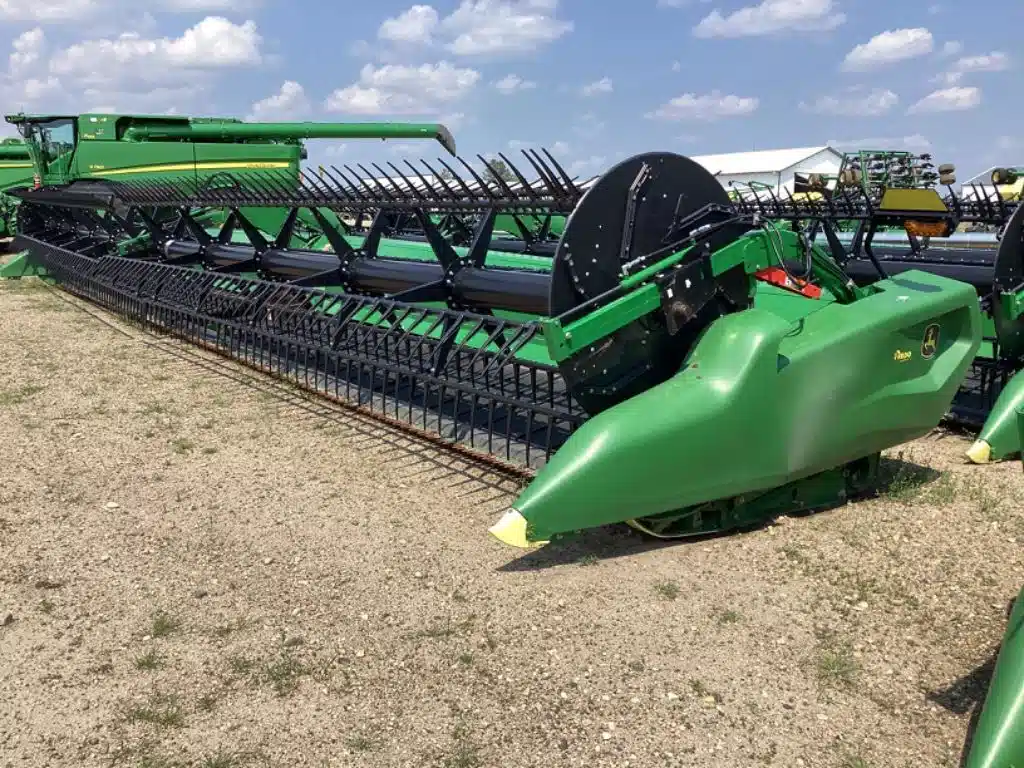 Gallery image 2 for Used 2022 John Deere RD45F Header Combine
