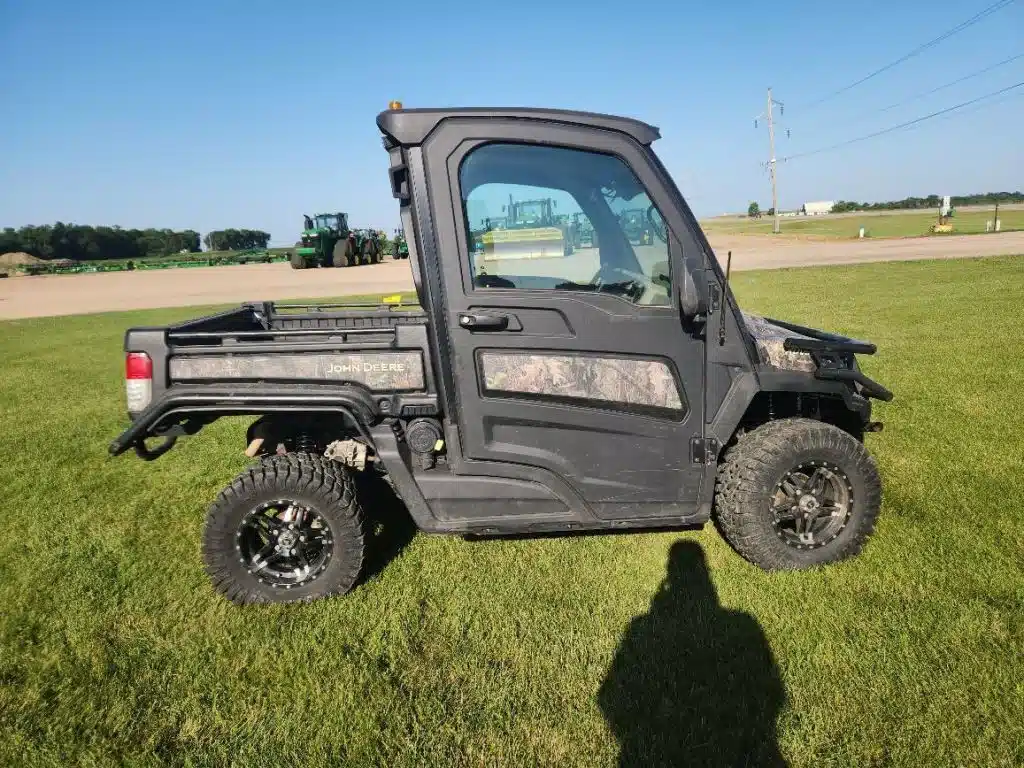 Gallery image 2 for Used 2023 John Deere XUV 835R Utility Vehicle