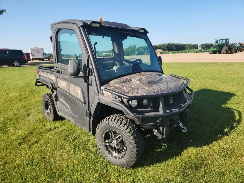 Gallery image 1 for Used 2023 John Deere XUV 835R Utility Vehicle