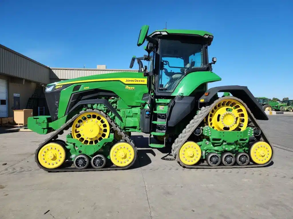 Gallery image 2 for Used 2023 John Deere 8R 370 Tractor