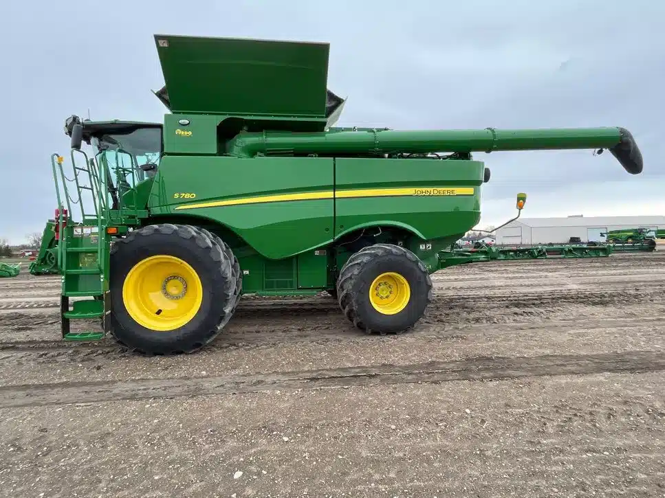 Gallery image 2 for Used 2023 John Deere S780 Combine