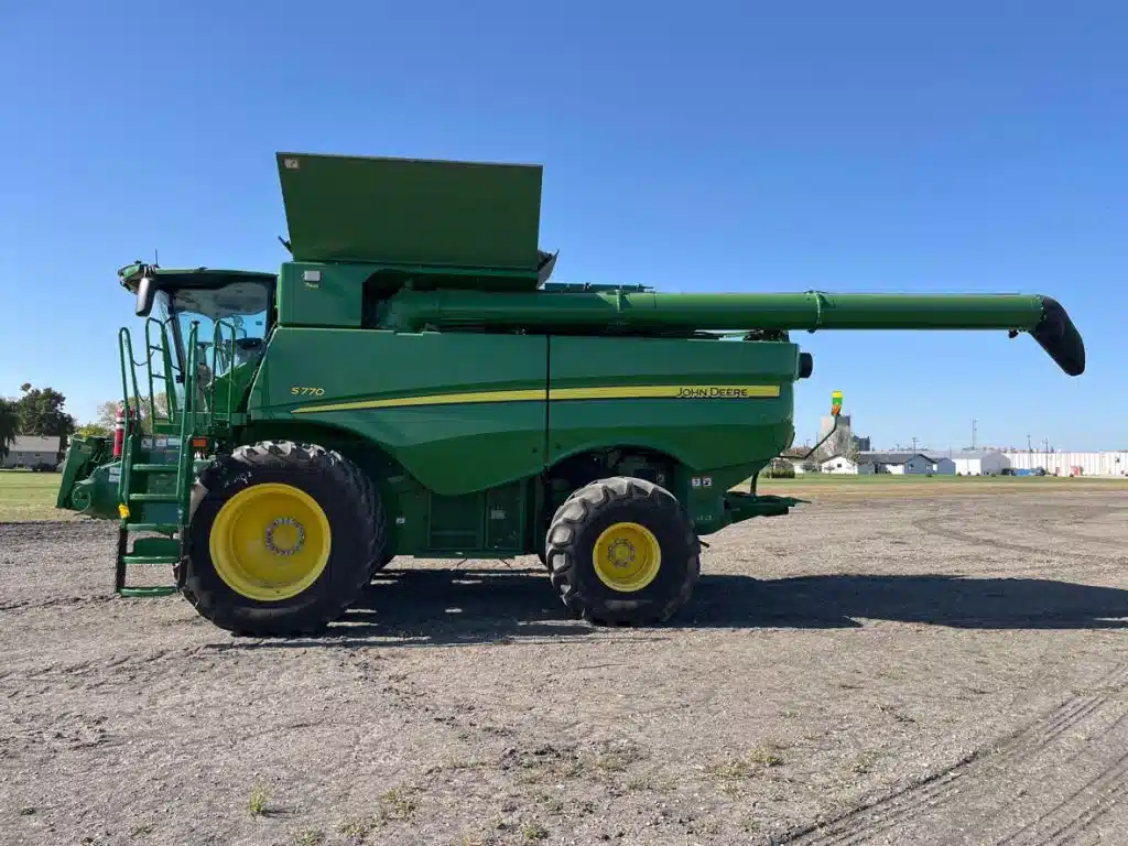 Gallery image 2 for Used 2023 John Deere S770 Combine