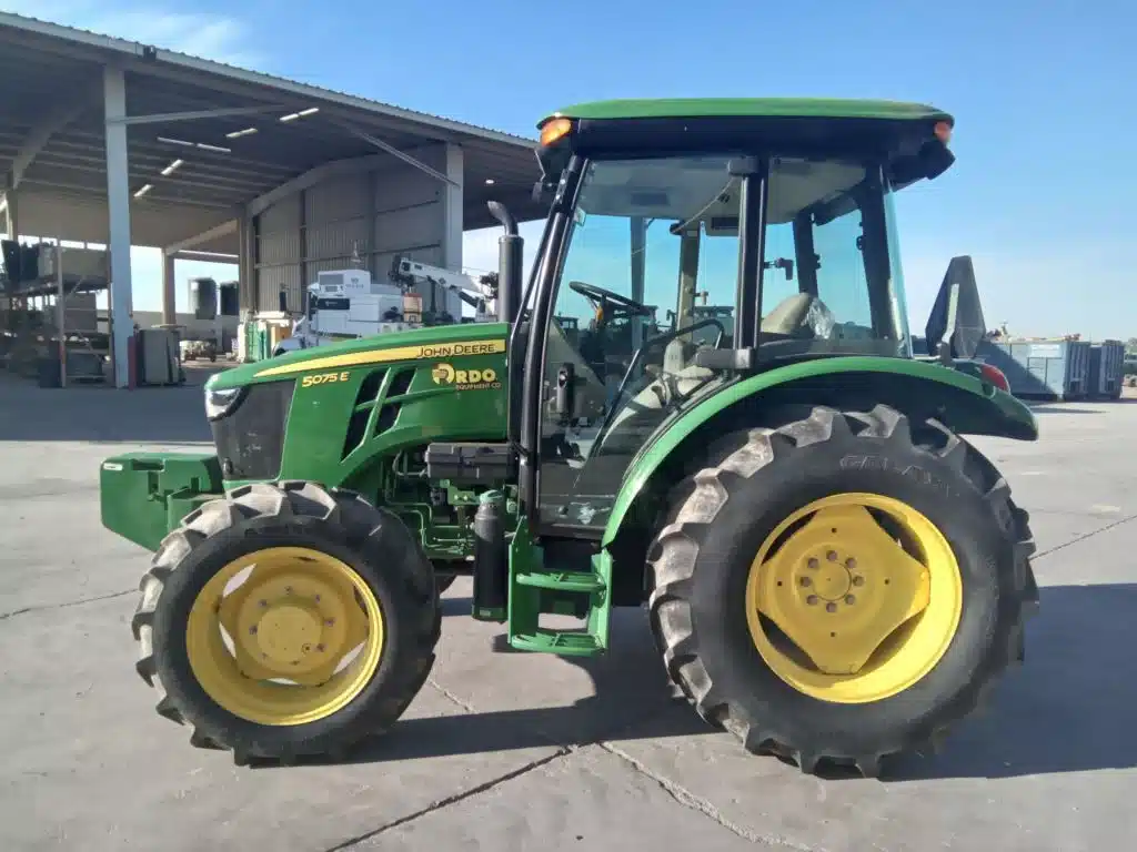 Gallery image 2 for Used 2023 John Deere 5075E Tractor