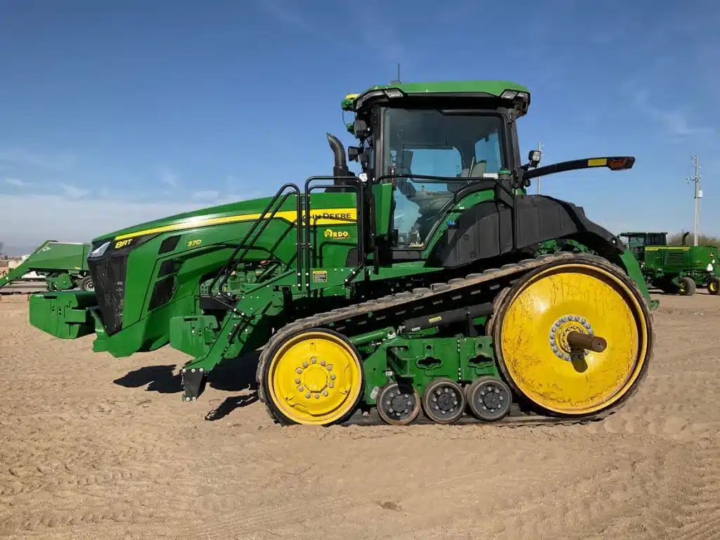 Gallery image 2 for Used 2023 John Deere 8RT 370 Tractor