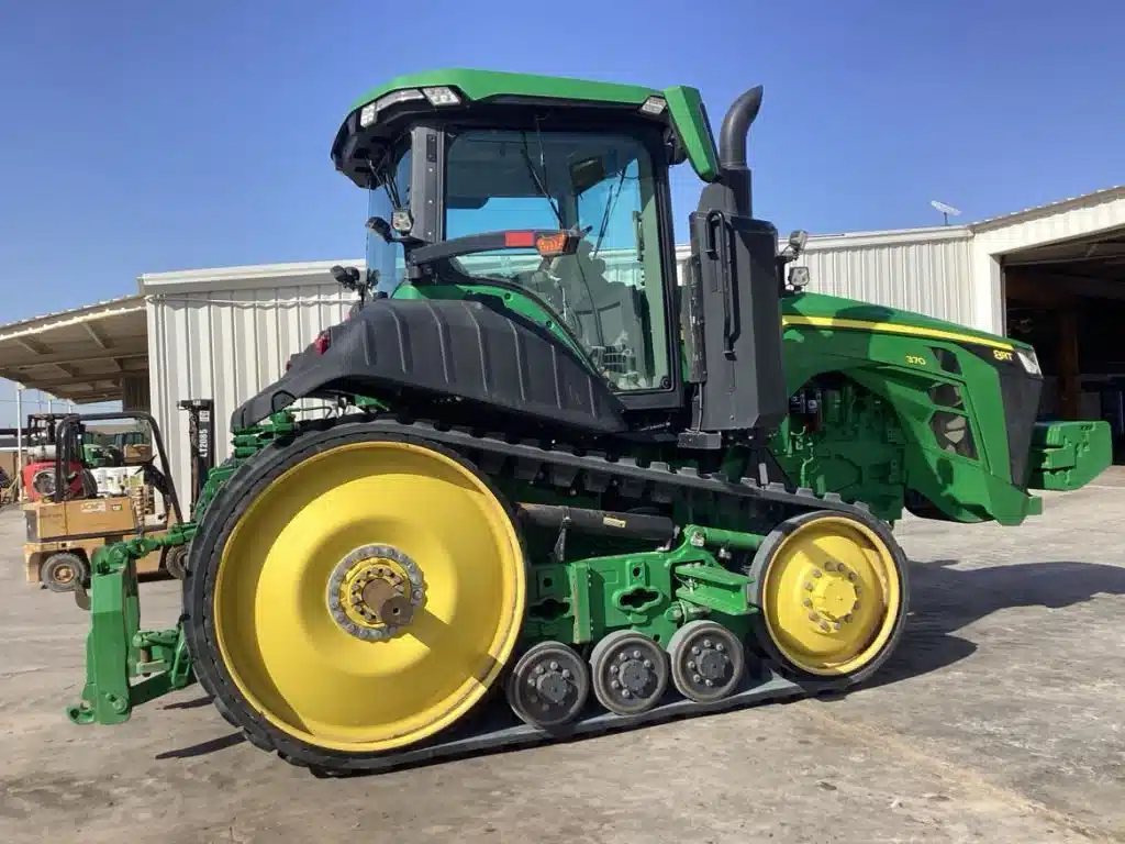 Gallery image 2 for Used 2022 John Deere 8RT 370 Tractor