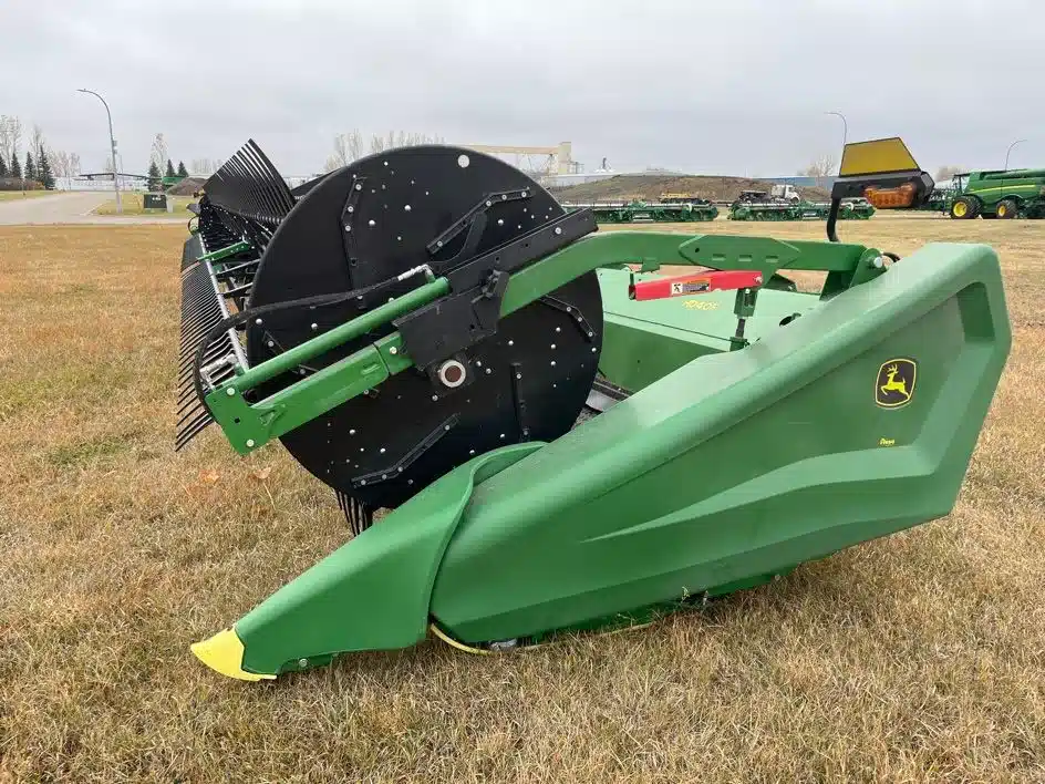 Gallery image 1 for Used 2023 John Deere HD40F Header - Draper