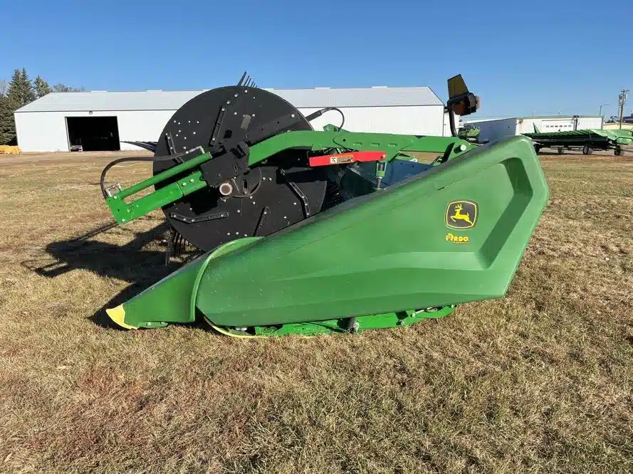 Gallery image 2 for Used 2023 John Deere HD40F Header - Draper
