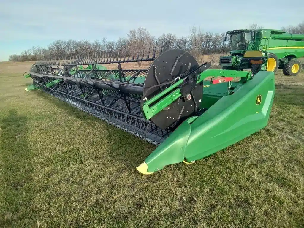 Gallery image 1 for Used 2023 John Deere HD40F Header - Draper