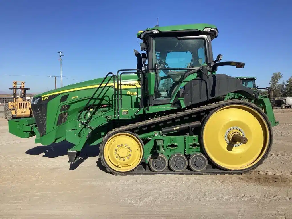 Gallery image 2 for Used 2022 John Deere 8RT 340 Tractor