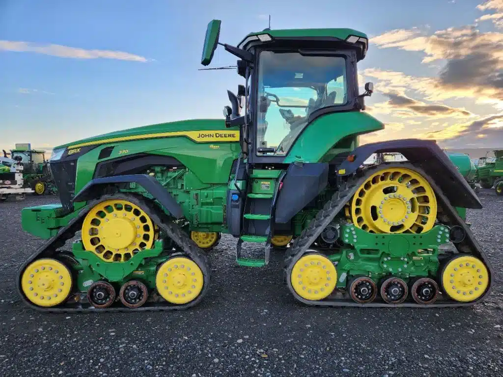 Gallery image 2 for Used 2021 John Deere 8R 370 Tractor
