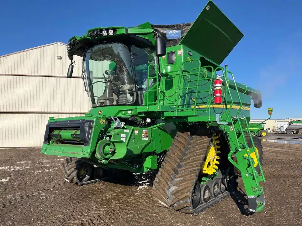 Gallery image 1 for Used 2024 John Deere S780 Combine