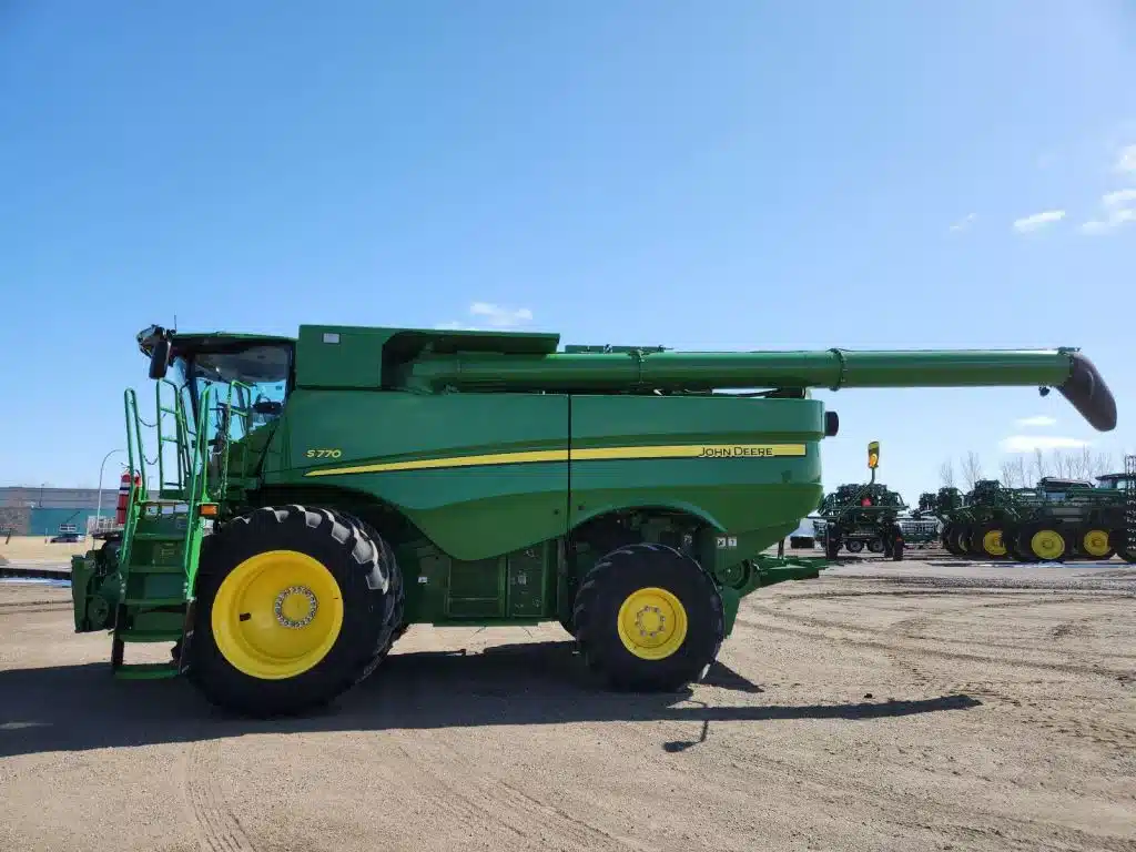 Gallery image 2 for Used 2024 John Deere S770 Combine