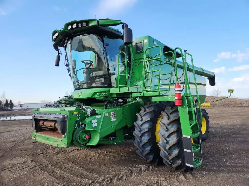 Gallery image 1 for Used 2024 John Deere S770 Combine