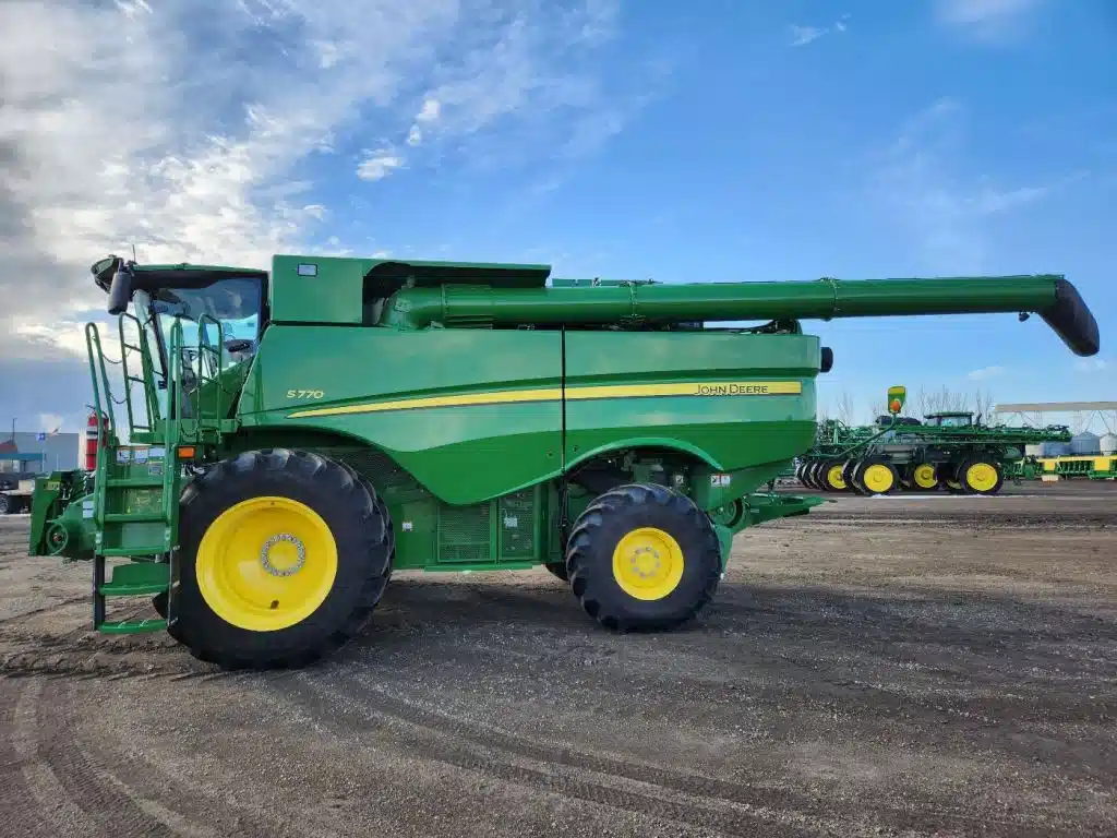 Gallery image 2 for Used 2024 John Deere S770 Combine