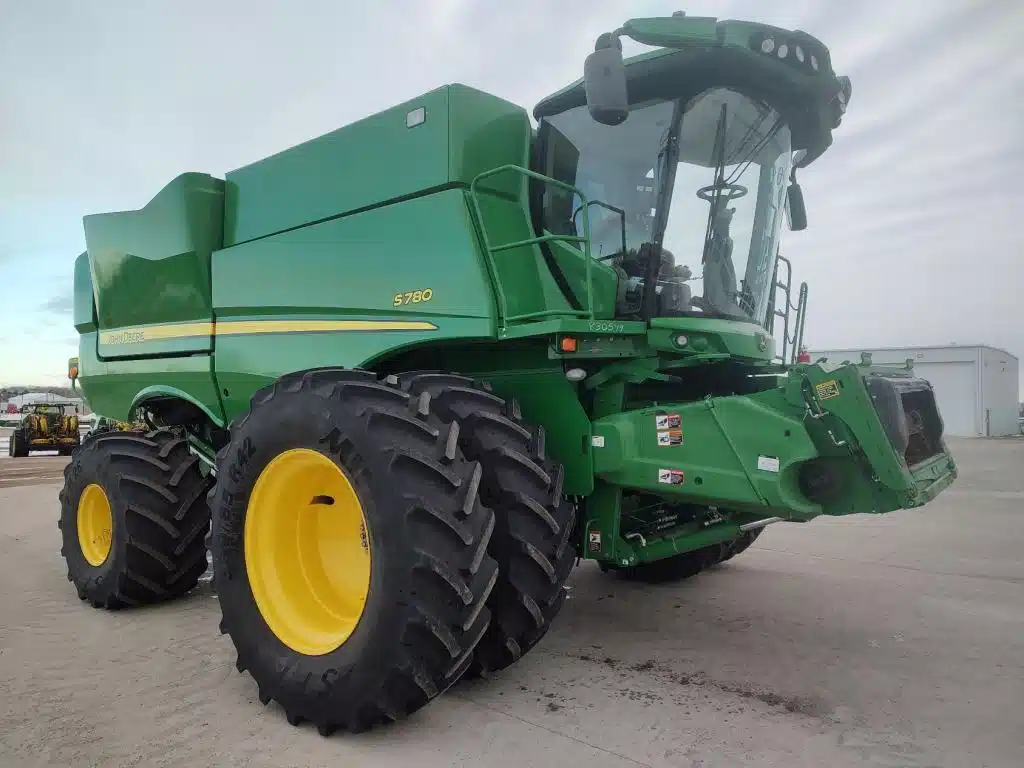 Gallery image 1 for Used 2024 John Deere S780 Combine