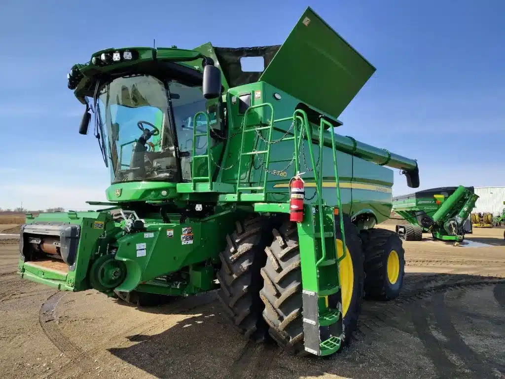 Gallery image 1 for Used 2024 John Deere S780 Combine