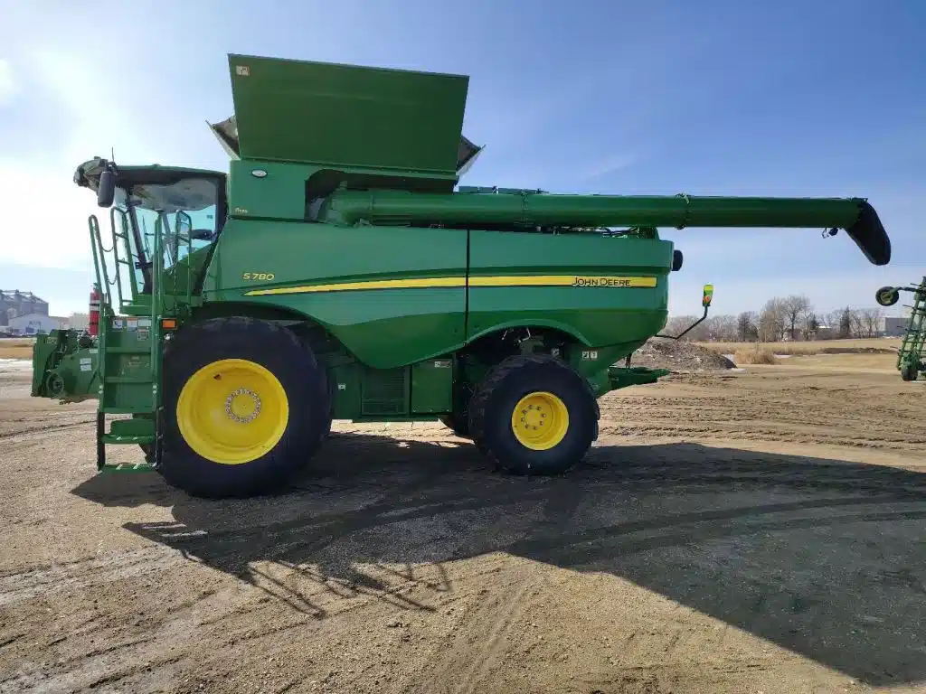 Gallery image 2 for Used 2024 John Deere S780 Combine