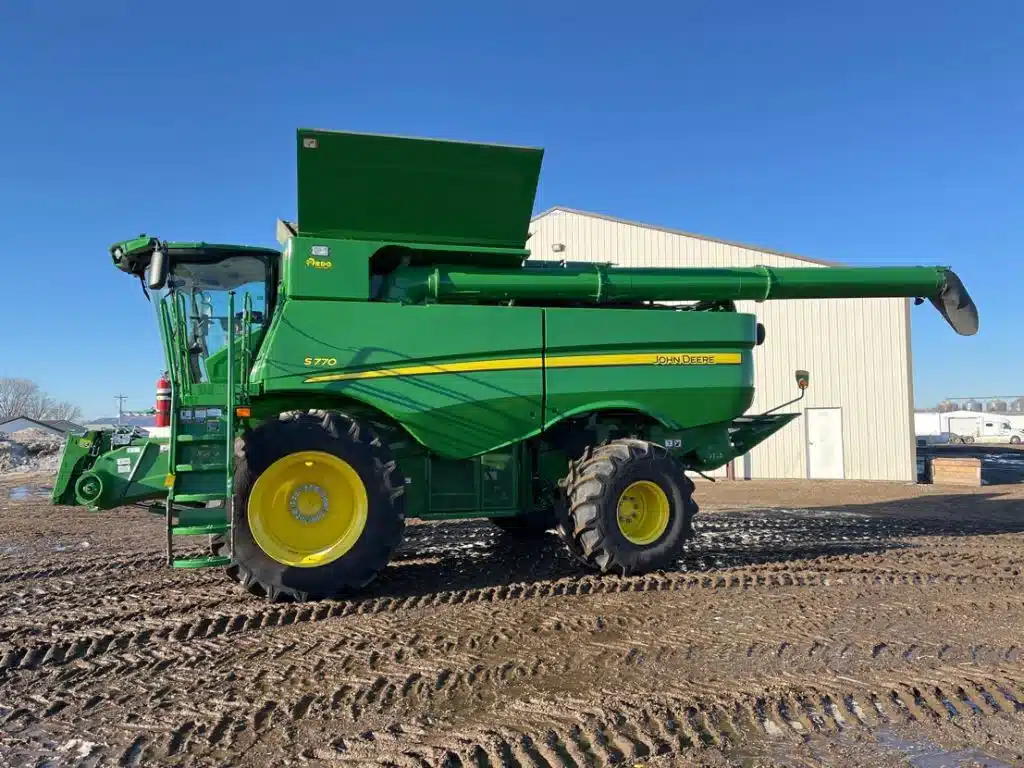 Gallery image 2 for Used 2024 John Deere S770 Combine