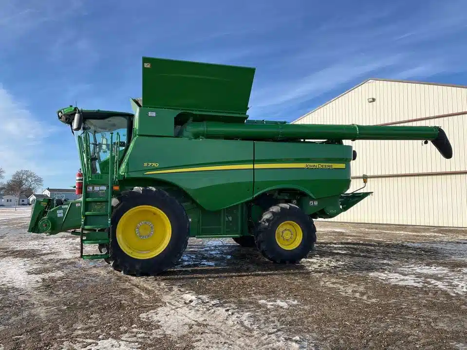 Gallery image 2 for Used 2024 John Deere S770 Combine